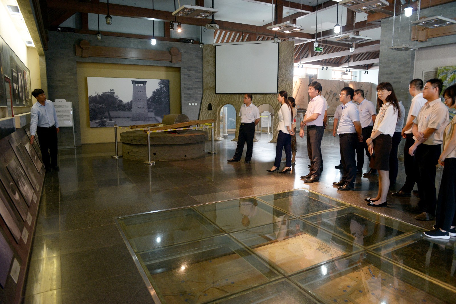 大兴区委组织部机关支部到顺义区开展主题党日