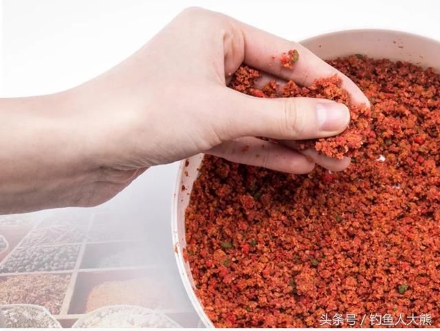 3大钓鱼高手李大毛、化氏、老鬼常用的饵料配