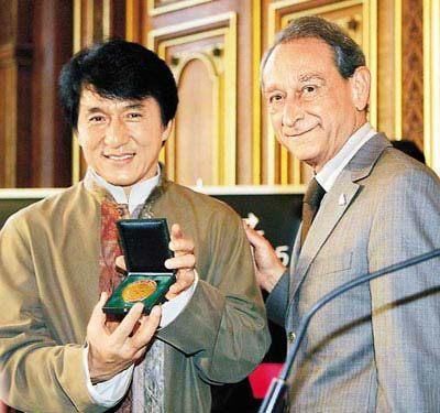 成龙和各国领导人合影:每张都面带笑意,印尼总