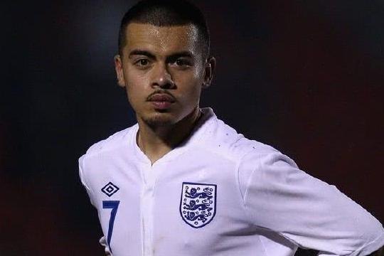 国安绯闻规划球员延纳里斯:防守属性一般 8号