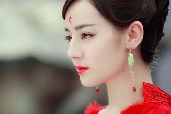 杨幂旗下五美古装造型,李溪芮垫底,热巴第二,第