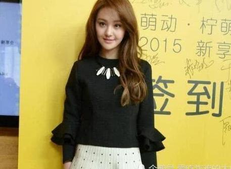 郑爽在娱乐圈朋友少被疑人缘不好,张翰的8字评