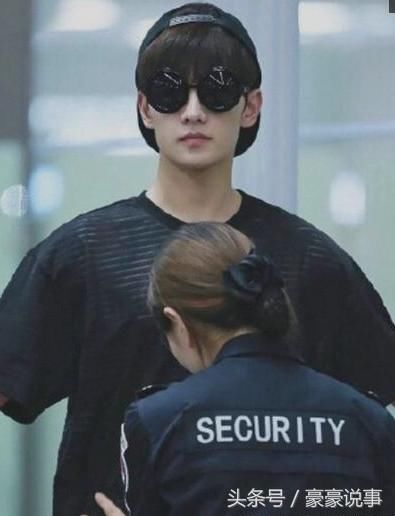 明星过安检:迪丽热巴高冷,吴亦凡害羞,陈伟霆看