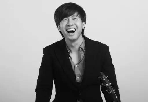 《歌手》张杰翻唱《我要你》,想用假音超越老