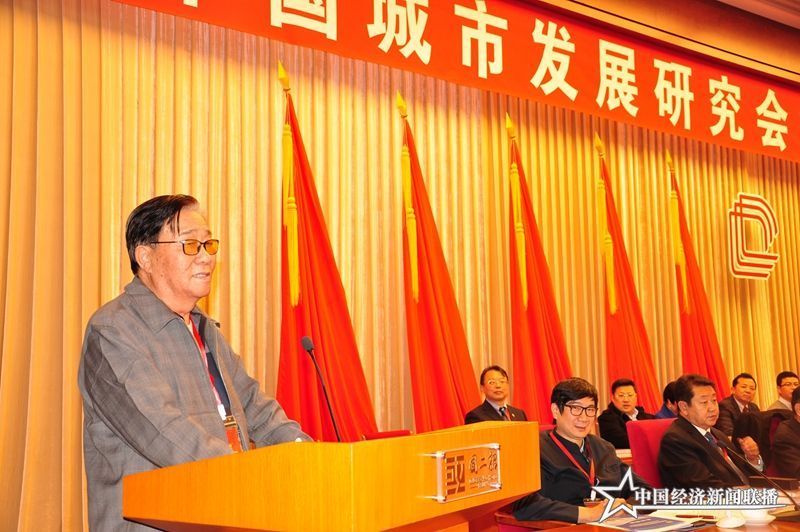 原住房和城乡建设部副部长姚兵发言.本网记者王海珠/摄.