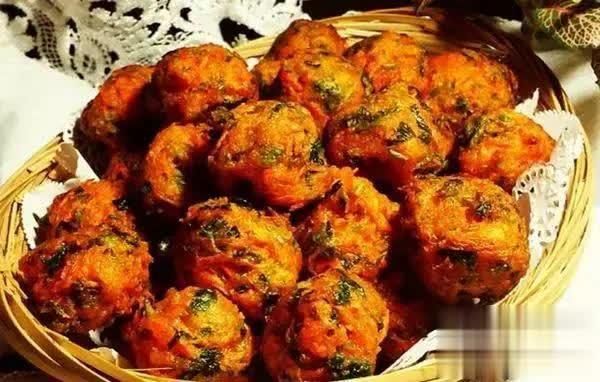 炸萝卜丸子放些剩米饭,简直好吃炸了