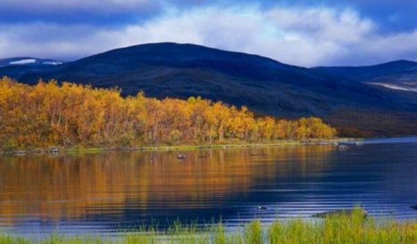 被誉为千湖之国,国民生活品质极高,是最清廉