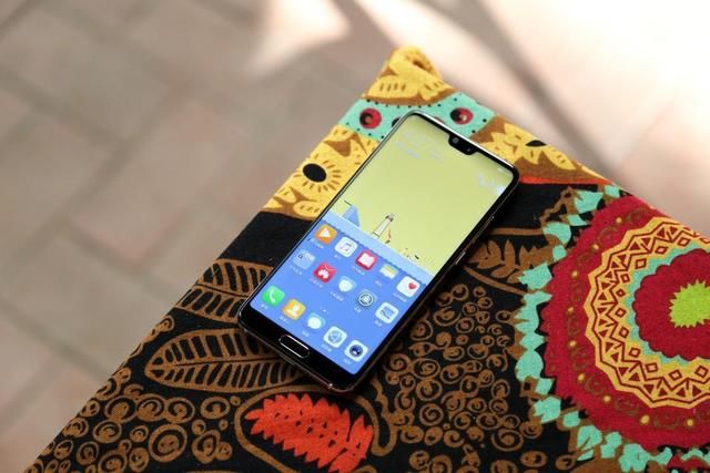 LCD还是OLED 屏幕?手机屏幕哪款好?