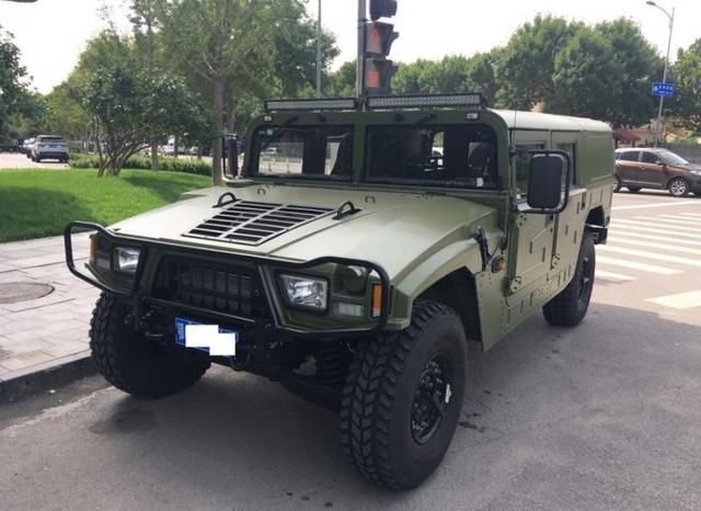 煤老板卖悍马H1为了买它,曾经是军用越野车,是