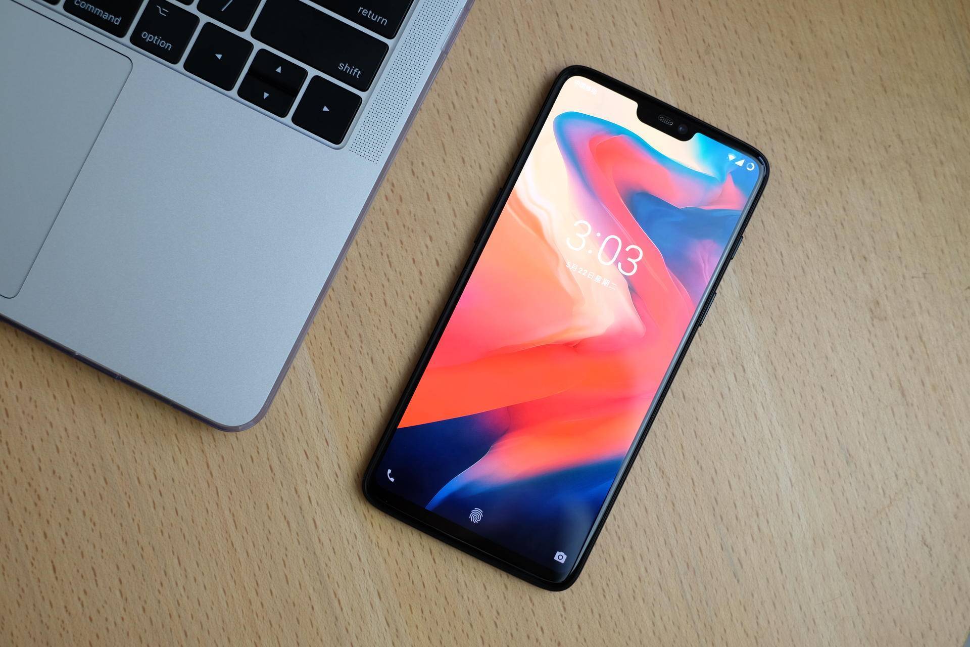 最值得购买旗舰究竟是一加6还是小米8?这篇文