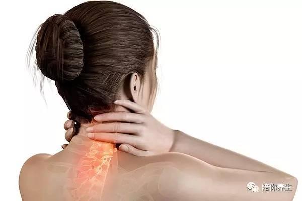 颈椎压迫神经的症状 如何治疗颈椎压迫神经