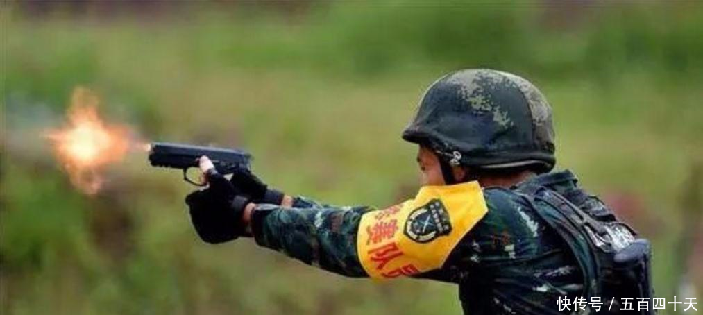 中国军队为何不给士兵配发手枪 听听老兵是怎