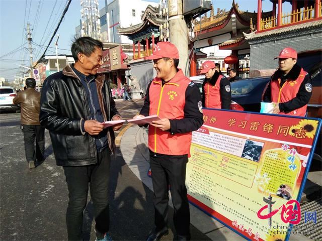 践行雷锋精神 尉氏县行政执法局学雷锋微善传