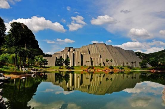 广西最安逸城市,物价低工资高,年轻人来了都不