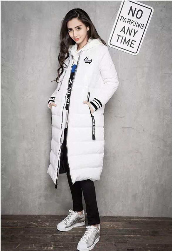 2017冬天,白色羽绒服火了!这样搭配时髦度飙升