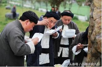 横店群演薪酬曝光,群头表示真心不如工厂赚的