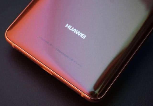 华为新旗舰Mate20曝光,麒麟980+徕卡三摄,或