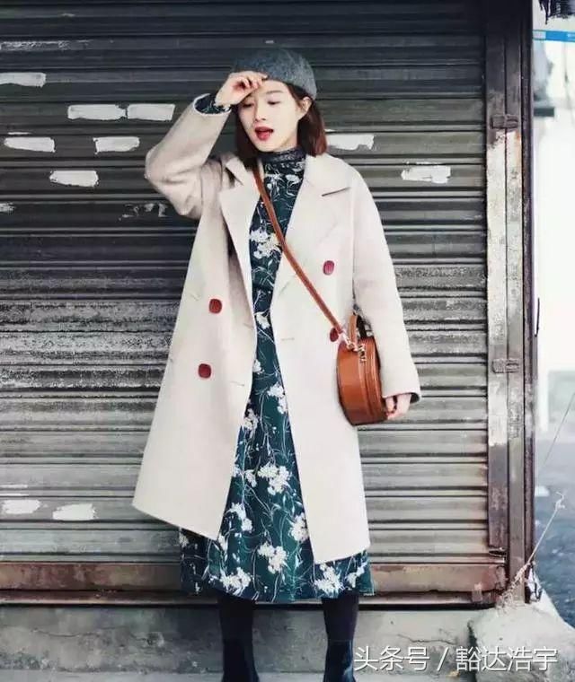 冬季大衣不搭长裙,印花裙、格纹裙、毛衣裙那