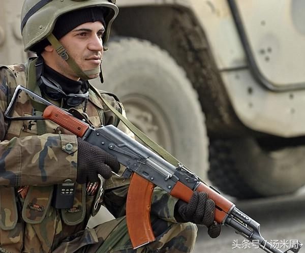 中国武器出口最多的是什么?冲锋枪坦克装甲车