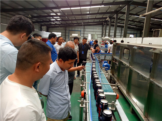 济源新媒体观摩天坛山饮品企业