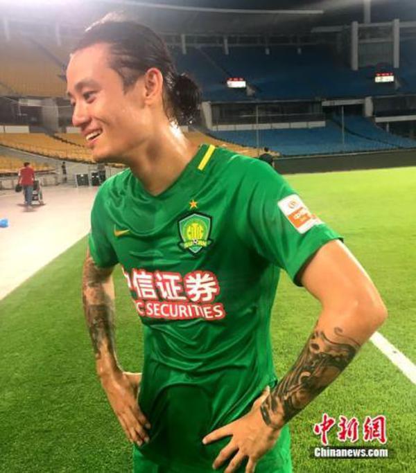 国安赢球为何赛后加练? 全队放假参加张稀哲婚礼