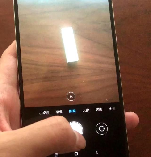 2550的小米8对比1599的华为Nova3e,差了100