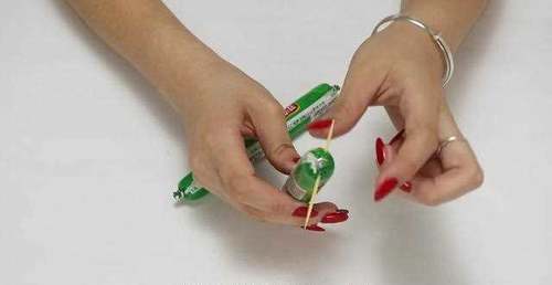火腿肠怎么剥开 t01d24ba948f90c1be9.jpg?size=500x258