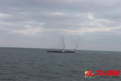 10月3日2时57分，北海救助局接威海搜救中心信息：驳船“FANGBO”在刘公岛北14海里船舱进水，3名船员生命受到威胁。