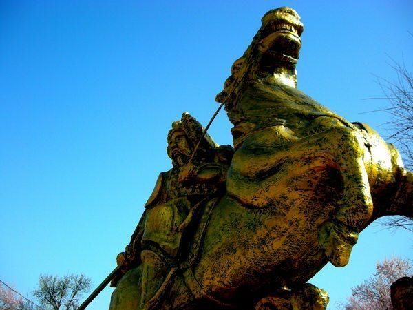 在《兴唐传》和《大隋唐》等评书中,苏定方是个最大的反角,先后在窦