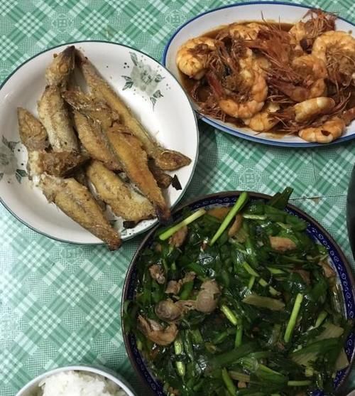 男朋友说我太辛苦了,要好好犒劳我,看到这一桌