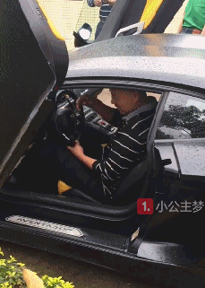 搞笑gif图:哪儿有那么多美丽的小姐姐,原来都是假的!