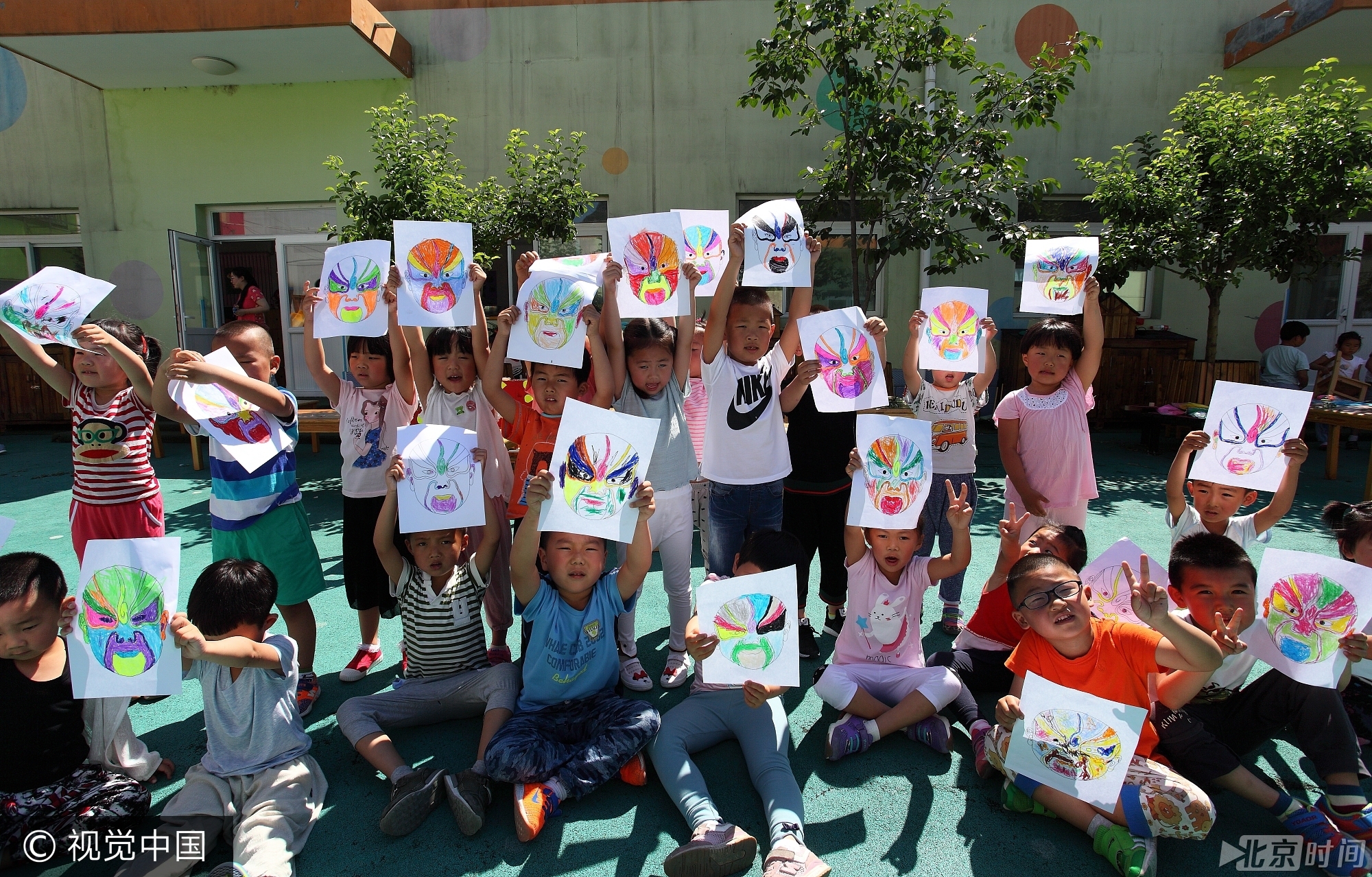 北京:小朋友幼儿园过端午体验传统习俗 北京:小朋友幼儿园过端午体验传统习俗