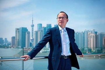 被称为中国巴菲特的他是马云的密友,借3.8万创