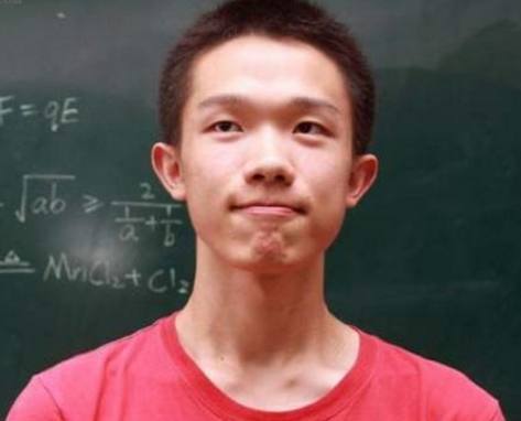 那个曾以749分创造高考神话的状元,如今的月薪