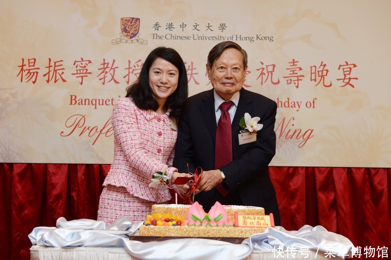 杨振宁不迷信中药养生汤,翁帆:他说不信照样喝