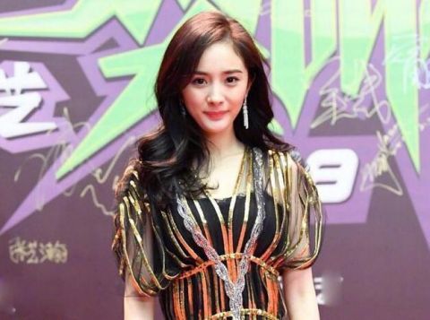 古力娜扎以为张杰要来握手 伸手发现他是去握