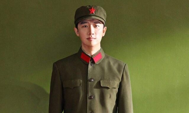 看看黄轩如何对待生父,看看倪萍如何对待生父