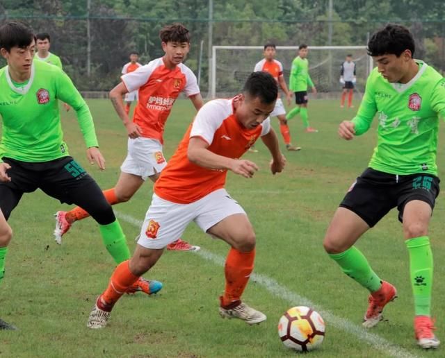 预备队|青年军出击,武汉卓尔队3:0战胜新疆雪豹