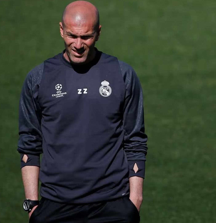 足球大满贯运动员退役后转战教练,齐达内离开
