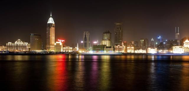 上海广州香港的夜景,绝世震撼,中国夜景之最就