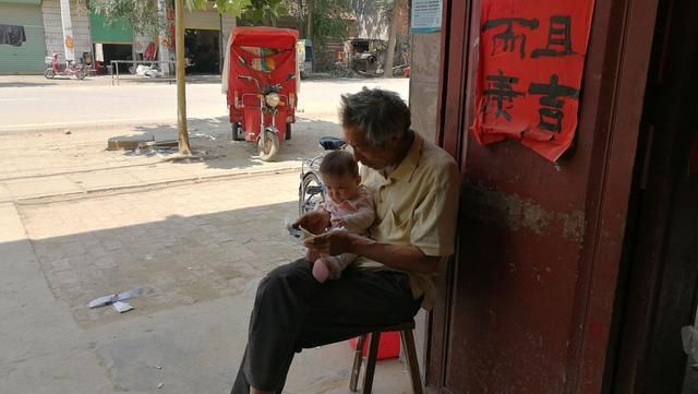 在农村,一年给父母多少养老钱合适?