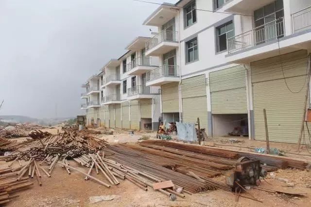 农民怎么办?不让建房,不让养殖,不让烧秸秆,这