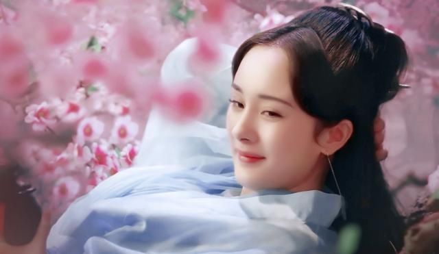 杨幂黄晓明颁奖太皮,教男神张嘉译手指舞,高情