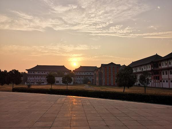 豫见中国功夫①:陈家沟的早晨,72岁奶奶舞大刀