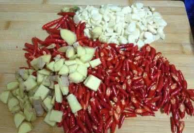 炒菜什么时候放蒜才对 很多人都做错了, 难怪炒