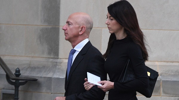 全球首富贝佐斯宣布离婚,如何与妻子分财产引外界猜测 全球首富贝佐斯宣布离婚,如何与妻子分财产引外界猜测