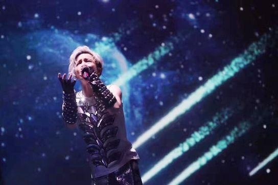 盘点薛之谦演唱会十位嘉宾:易烊千玺并非最萌!华晨宇压轴登场! 盘点薛之谦演唱会十位嘉宾:易烊千玺并非最萌!华晨宇压轴登场!