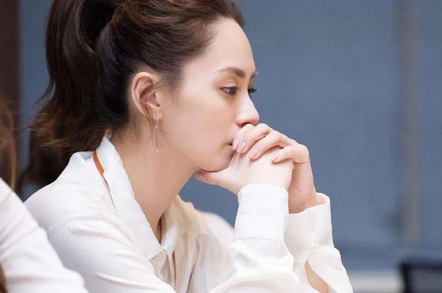 赖弘国悔婚?阿娇发文一个细节暴露真实恋情,陈