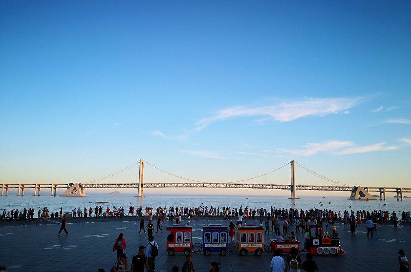 比三亚凉爽,比青岛时尚,这个城市充满异国风情