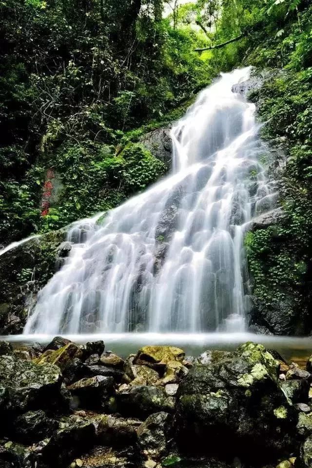 自驾游2天1晚五指山红峡谷漂流+保亭神玉岛